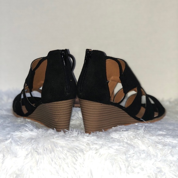 “Katie” upper cut Ankle Wedges - Picture 4 of 5